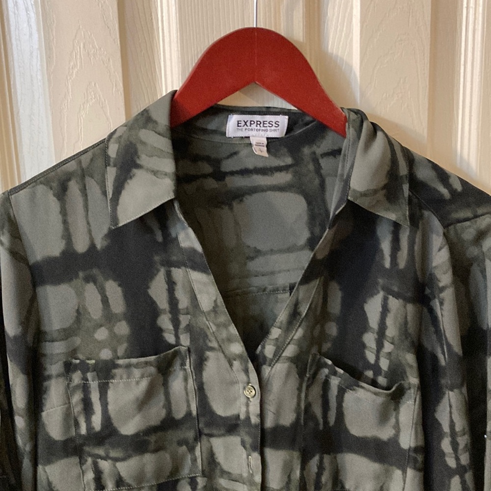 EXPRESS CAMO CARMELIZED BLEND BLOUSE